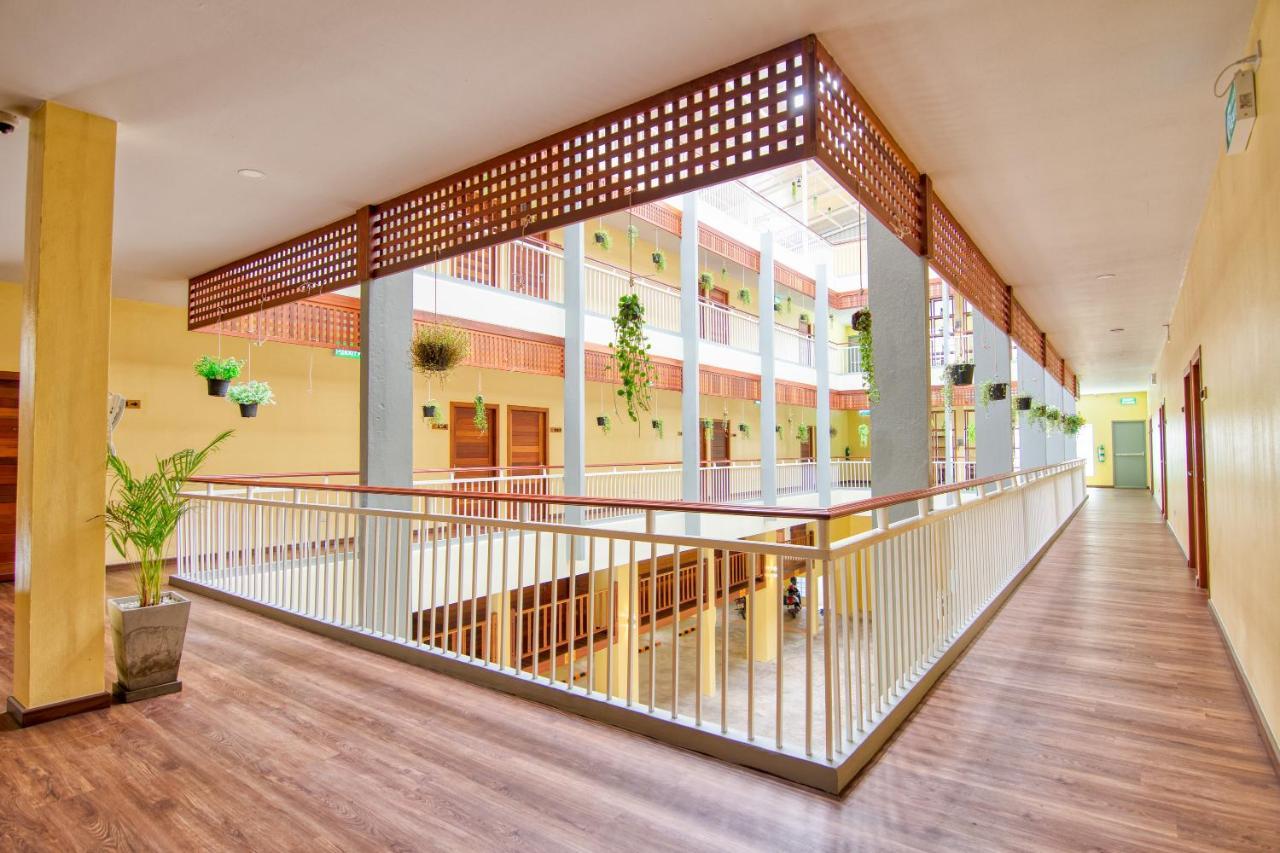 Nonnee Lampang Hotel Exterior foto